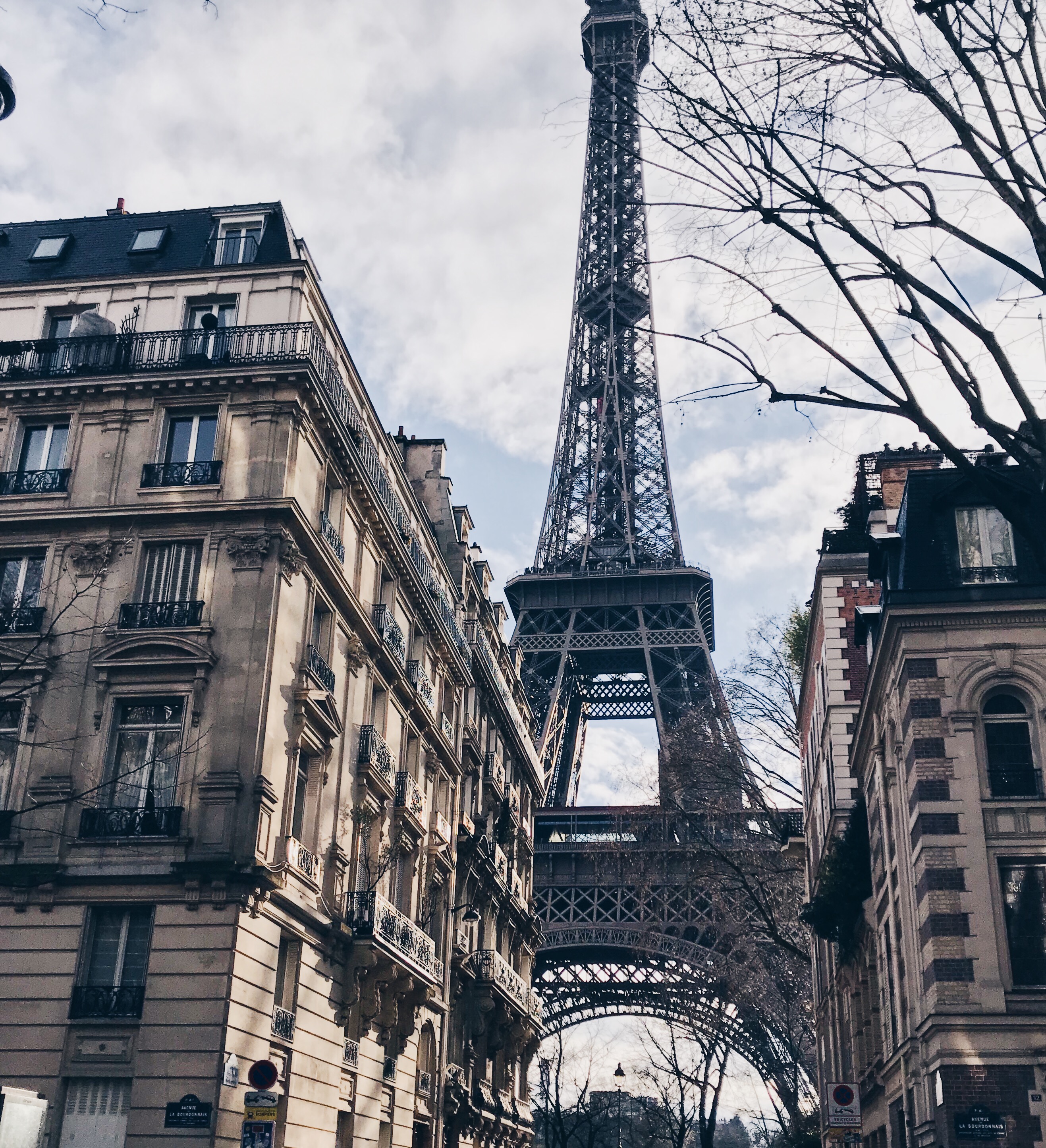 The eiffel tower - travelling to paris